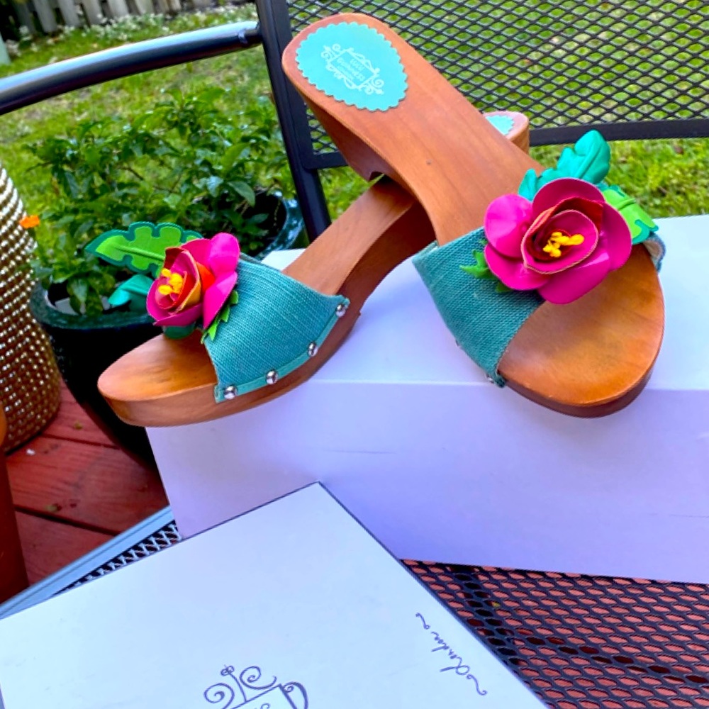 Never worn- NIB LuLu Guinness sandal size 9